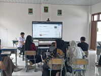 Mirqan SMART Community Hadirkan Zep Quiz, Guru SMP Negeri Mirqan Belajar Ciptakan Pembelajaran Lebih Seru Berbasis AI
